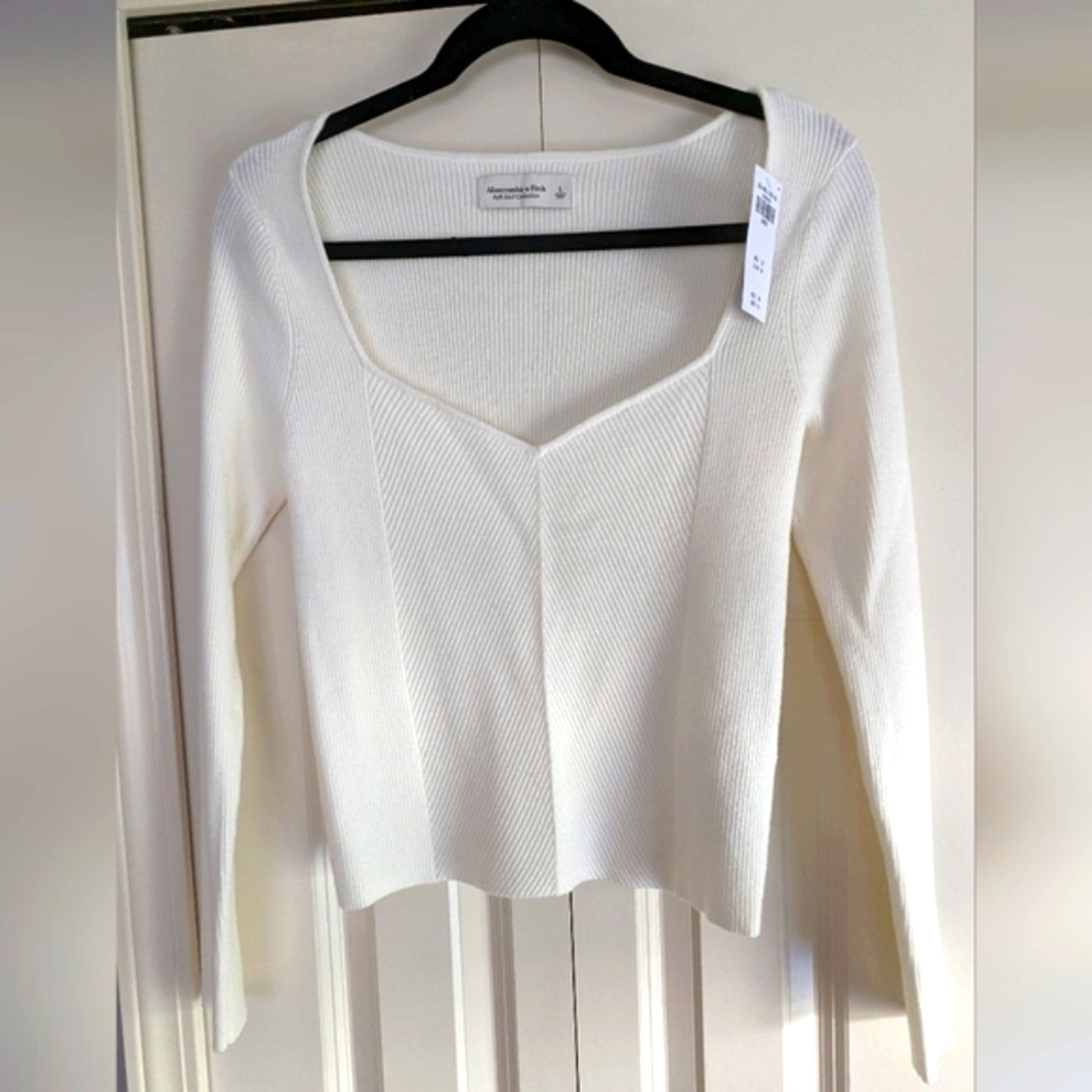 White Abercrombie and Fitch Sweater corset/sweetheart style NWT Large